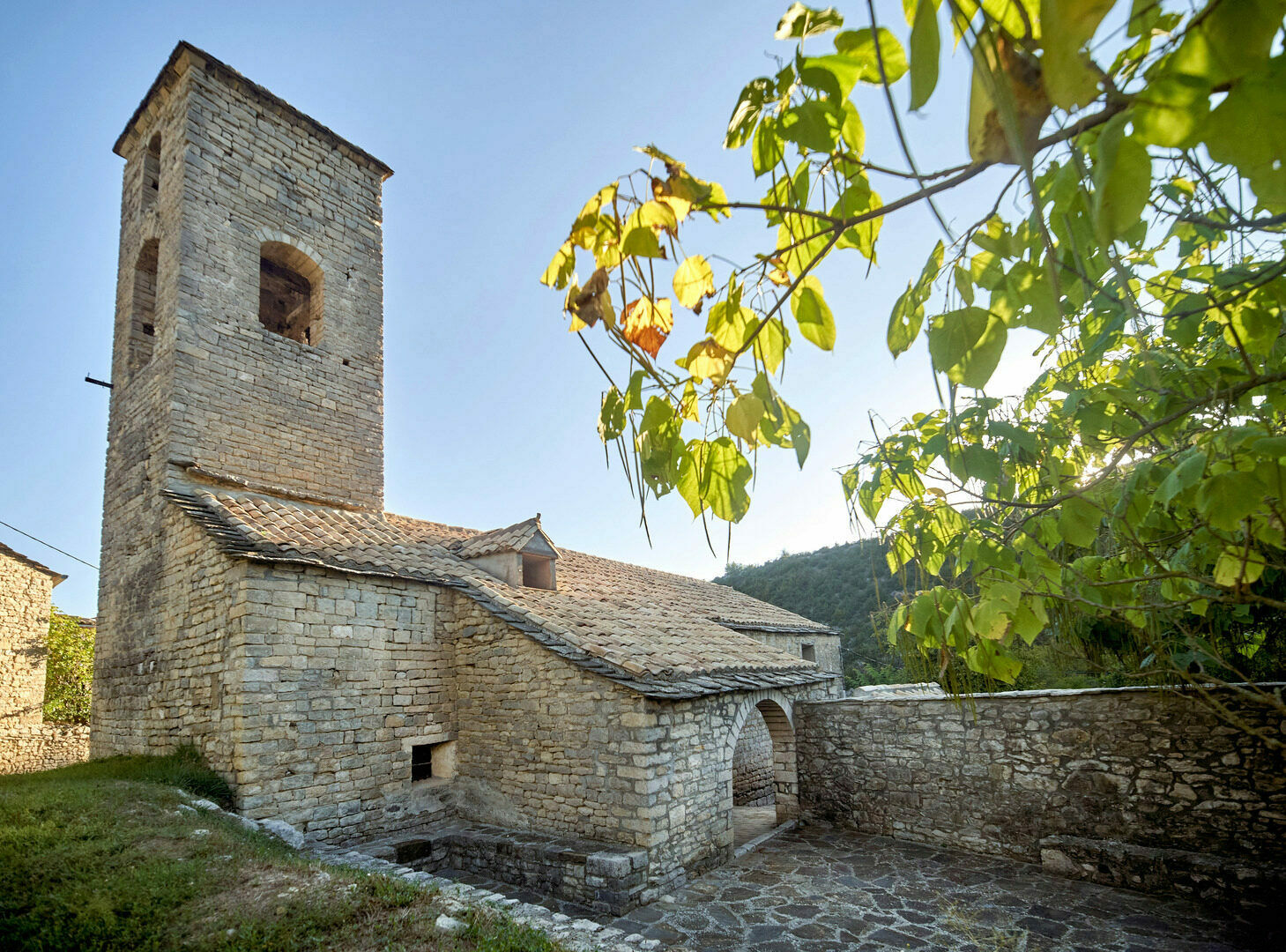 Iglesias de la Asunción. Sarsa de Surta